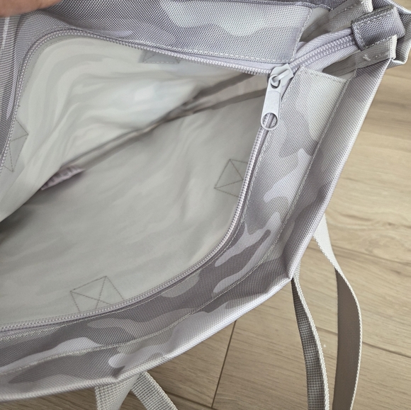 Pink Camo Backpack - Picture 9 of 10